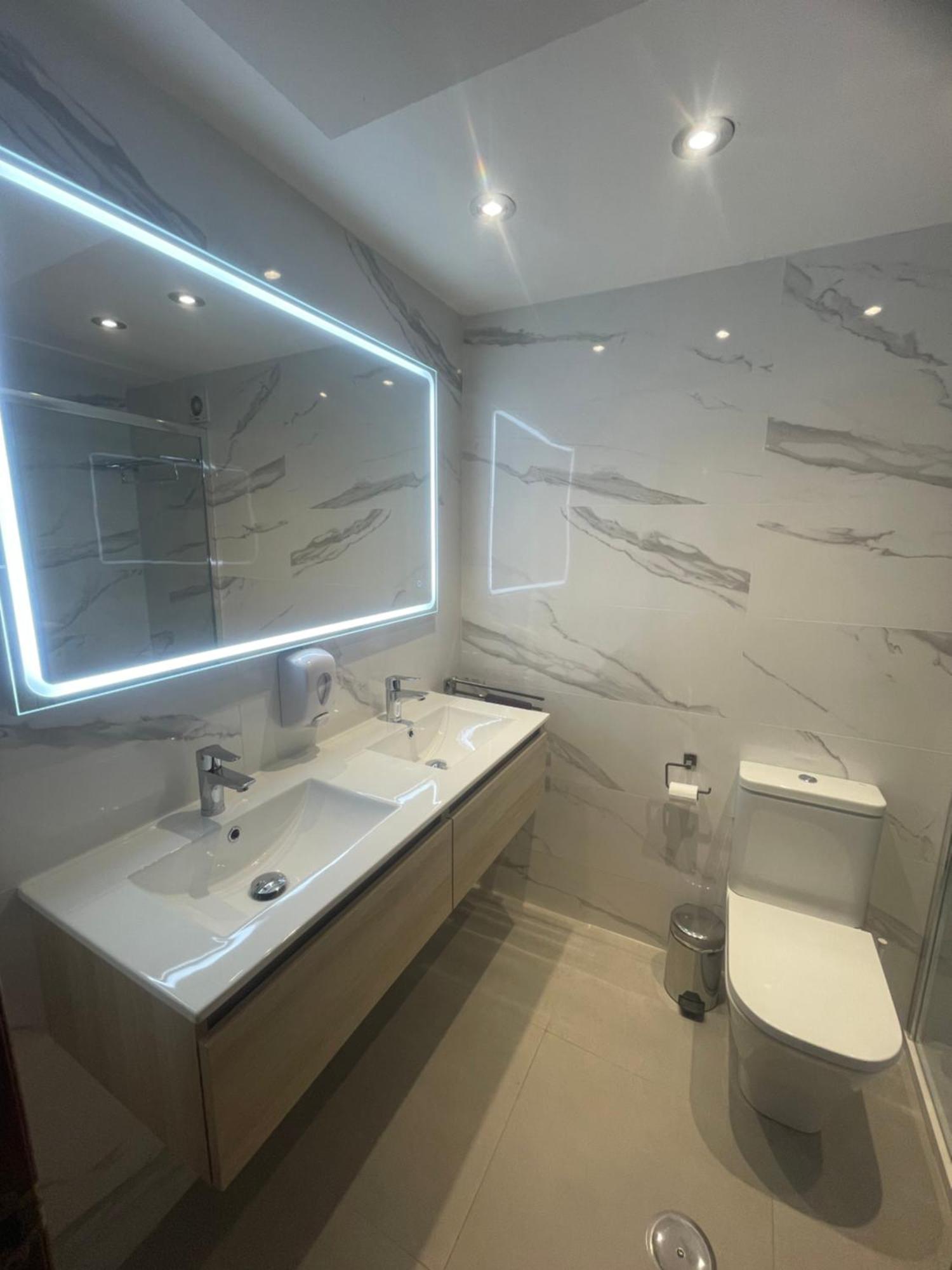 Gran Y Magnifico Apartamento En Málaga Exterior foto