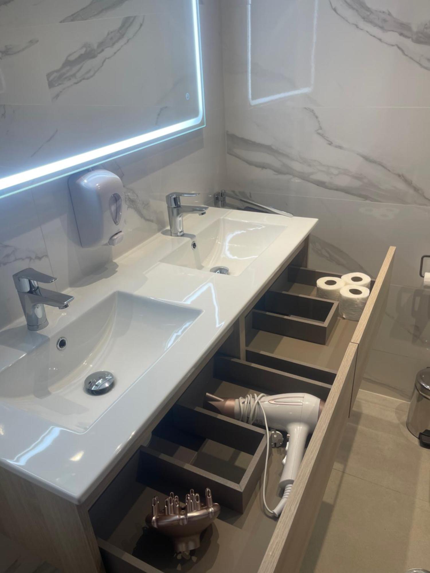 Gran Y Magnifico Apartamento En Málaga Exterior foto